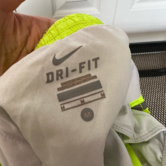 Neon yellow nike shorts - Picture 3 of 3